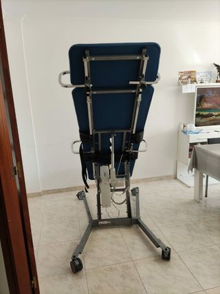 plano articulado con accesorios.