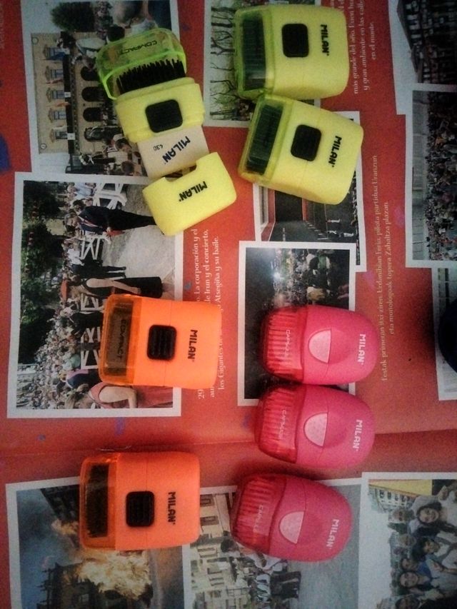 gomas de borrar + cepillo Milan capsula