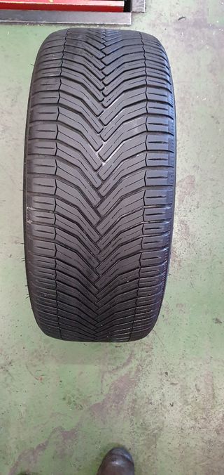 235/45-19 Crossclimate +