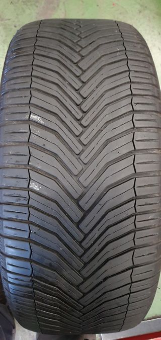 235/45-19 Crossclimate +