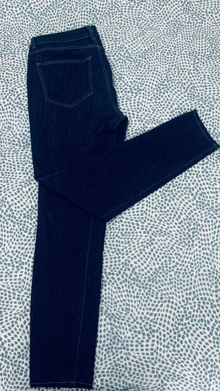 Pantalones vaqueros de la marca Massimo Dutti.