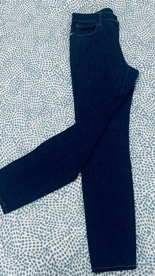 Pantalones vaqueros de la marca Massimo Dutti.