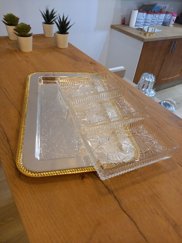 bandeja para aperitivos con tres fuentes de crista