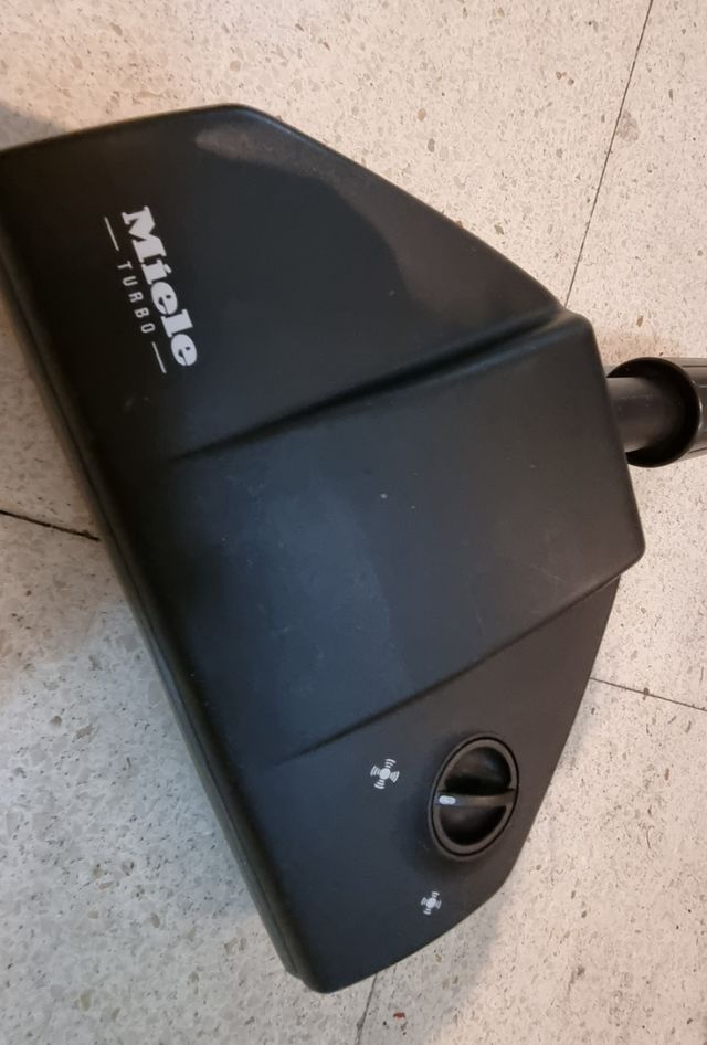 Cepillo aspiradora alfombras  Miele