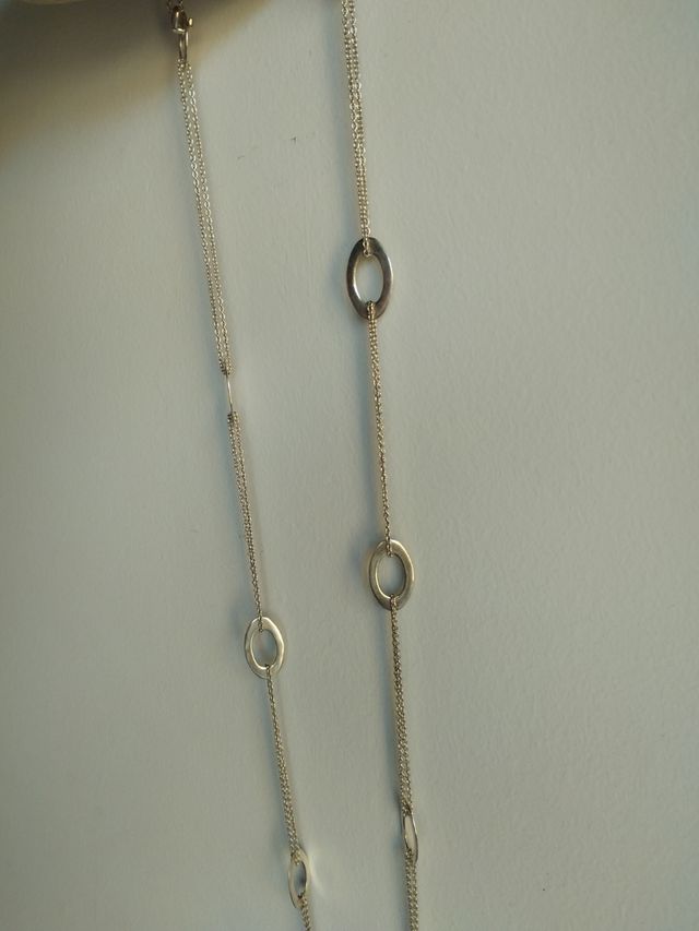 Collar de plata largo de diseño