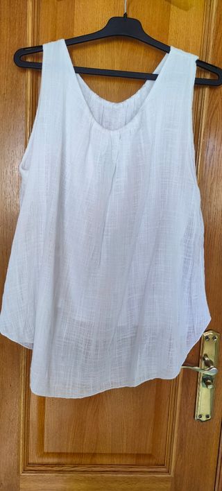 Blusa blanca sin mangas