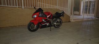 honda cbr 600F r6 r1 cbr1000rr gsxr 600 1000 zx10