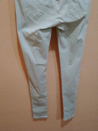 Pantalón de mujer pitillo verde claro