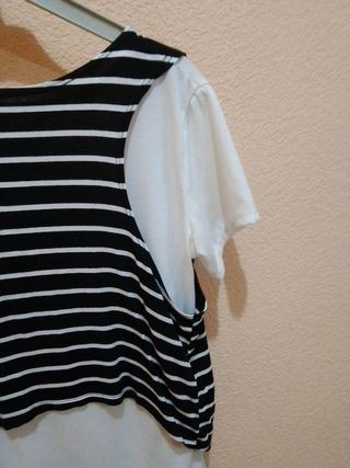 Camiseta de mujer de manga corta blanca con chalec