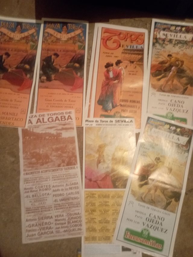 vecchi manifesti di tori