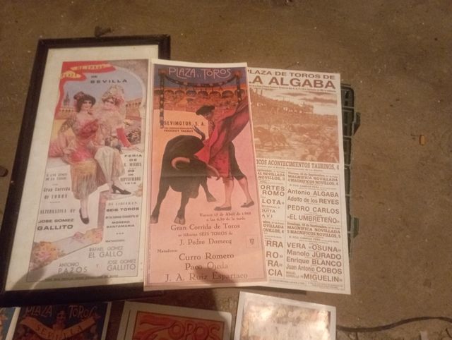 vecchi manifesti di tori