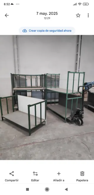 Jaula almacenaje de hierro y apilables.