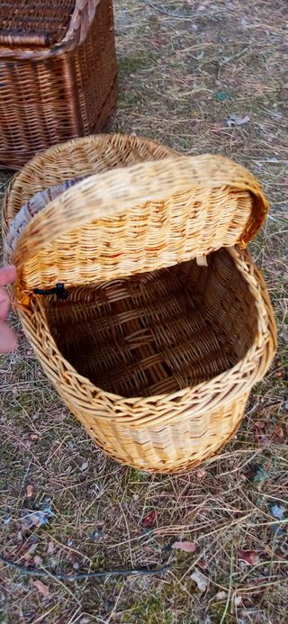 MIMBRE BANCO BAUL Y CESTA