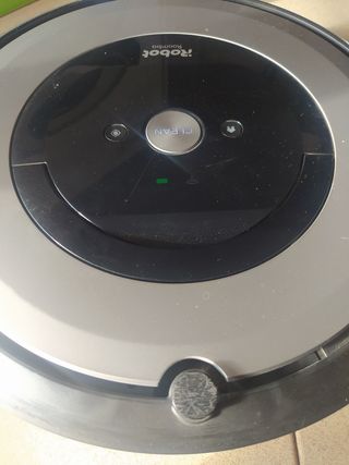 iRobot Roomba e5 con recambio y accesorios