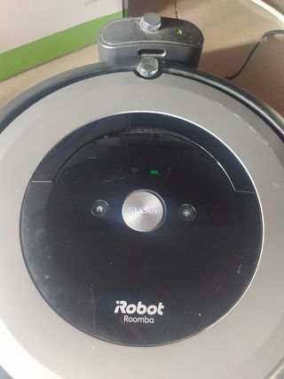 iRobot Roomba e5 con recambio y accesorios