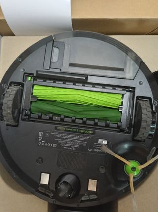 iRobot Roomba e5 con recambio y accesorios