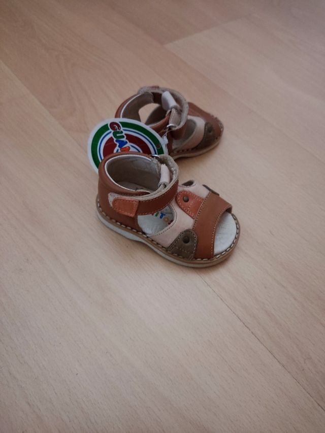 Sandalias NUEVAS piel talla 18