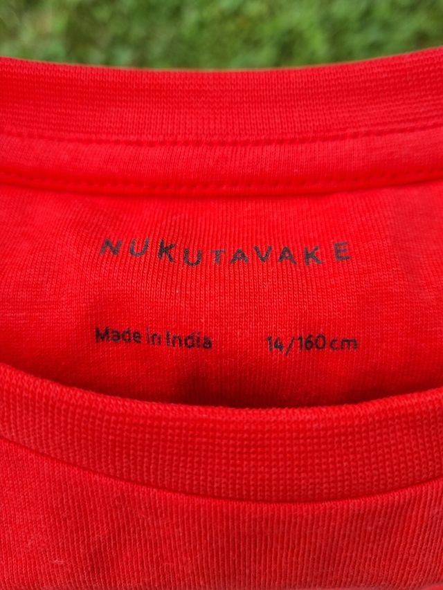 Camiseta Nukutavake talla 14 años