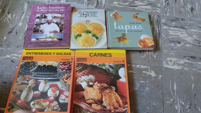 18 libros de cocina, tapas.