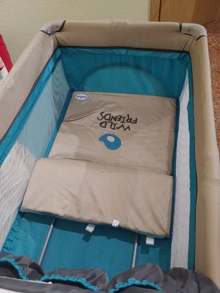 Cuna de viaje muy completa