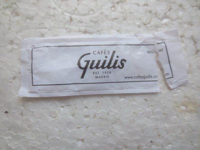 azucarillo vacío sobre azúcar Guilis cafés Madrid