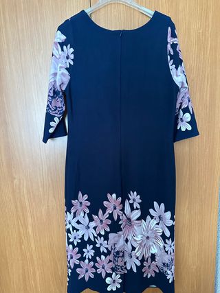 Vestido corte recto, talla 42, nuevo sin etiqueta 
