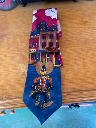 Vendo corbatas buena calidad divertidlas elegantes
