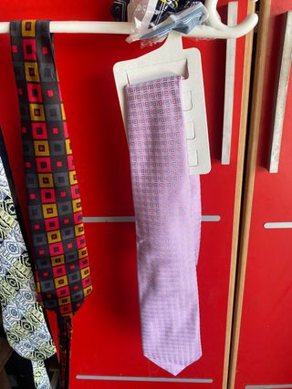 Vendo corbatas buena calidad divertidlas elegantes