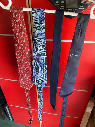 Vendo corbatas buena calidad divertidlas elegantes