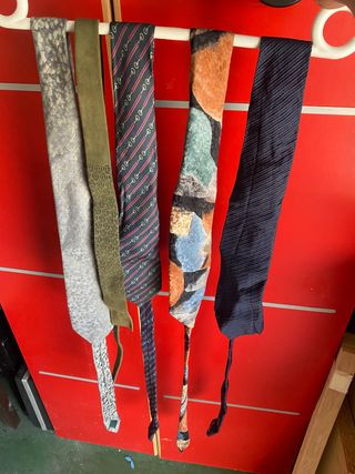 Vendo corbatas buena calidad divertidlas elegantes