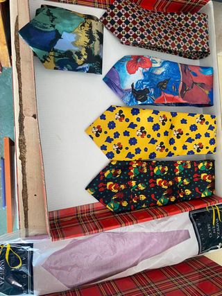 Vendo corbatas buena calidad divertidlas elegantes