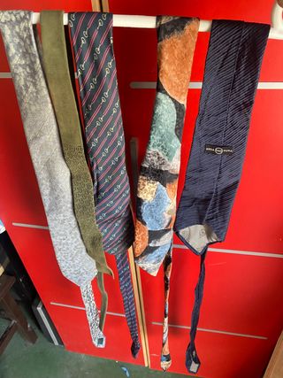 Vendo corbatas buena calidad divertidlas elegantes