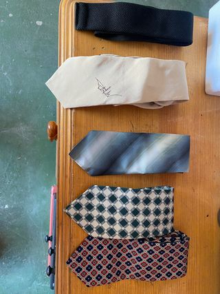 Vendo corbatas buena calidad divertidlas elegantes