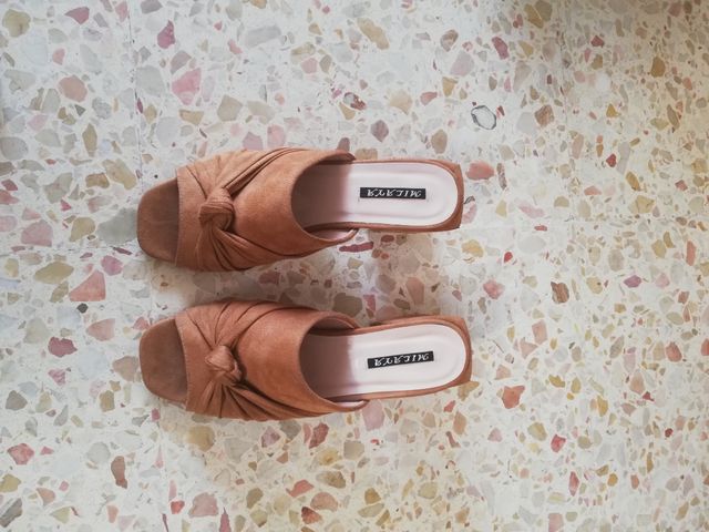 Sandalias tacón mule camel