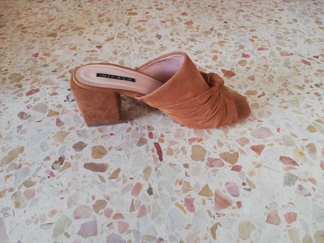 Sandalias tacón mule camel