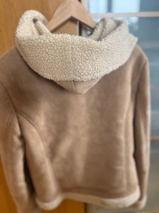 Cazadora de ante forrada con borreguillo. Talla