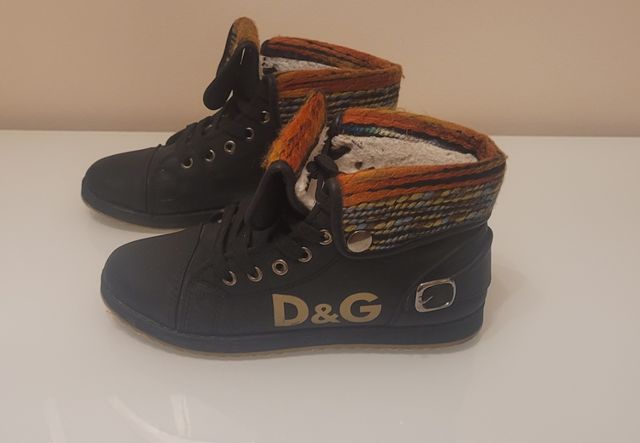 Zapatillas negras numero 38.50