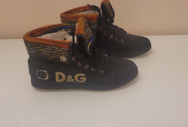 Zapatillas negras numero 38.50