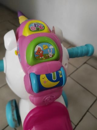 correpasillos balancín unicornio