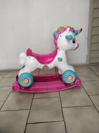 correpasillos balancín unicornio