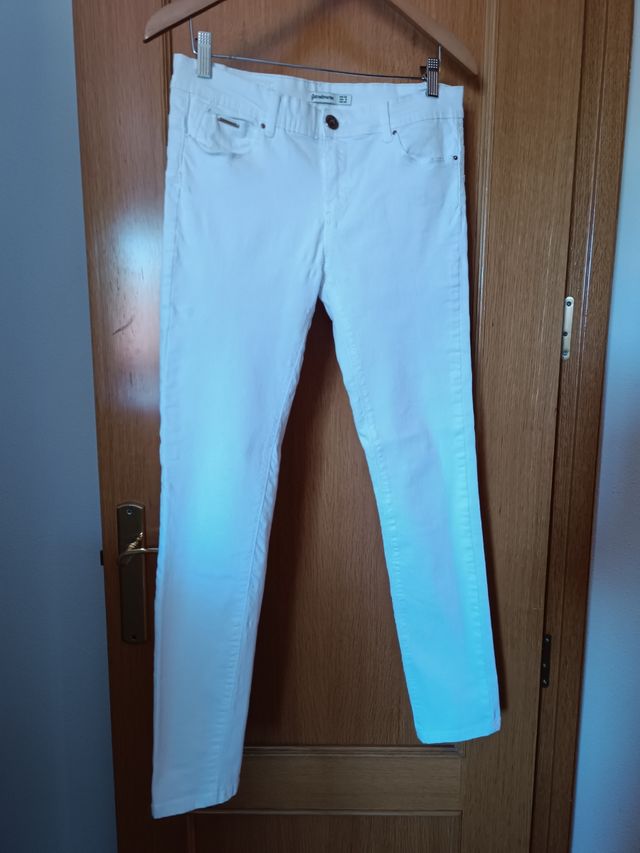 Pantalón vaquero slim blanco