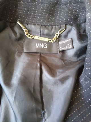 Chaqueta marca Mango