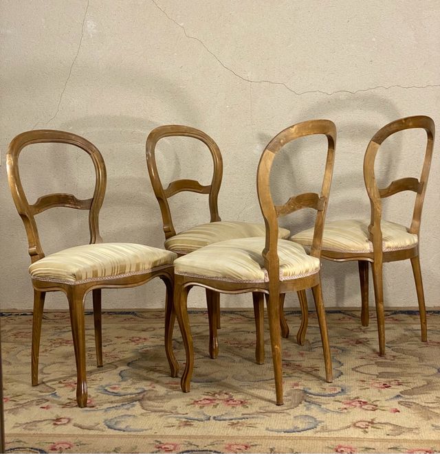 Conjunto de 4 sillas antiguas de estilo isabelino