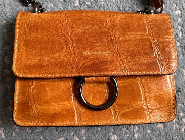 Bolso de piel pequeño