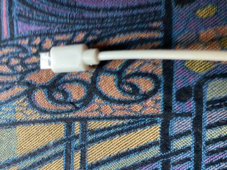 Carica-batteria per cellulare da attaccare al pc