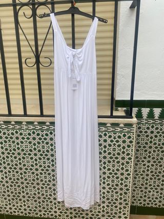 Vestido largo blanco nuevo con etiqueta.