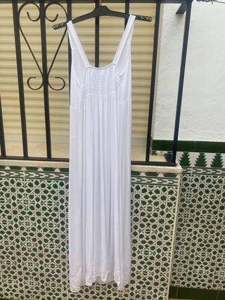 Vestido largo blanco nuevo con etiqueta.
