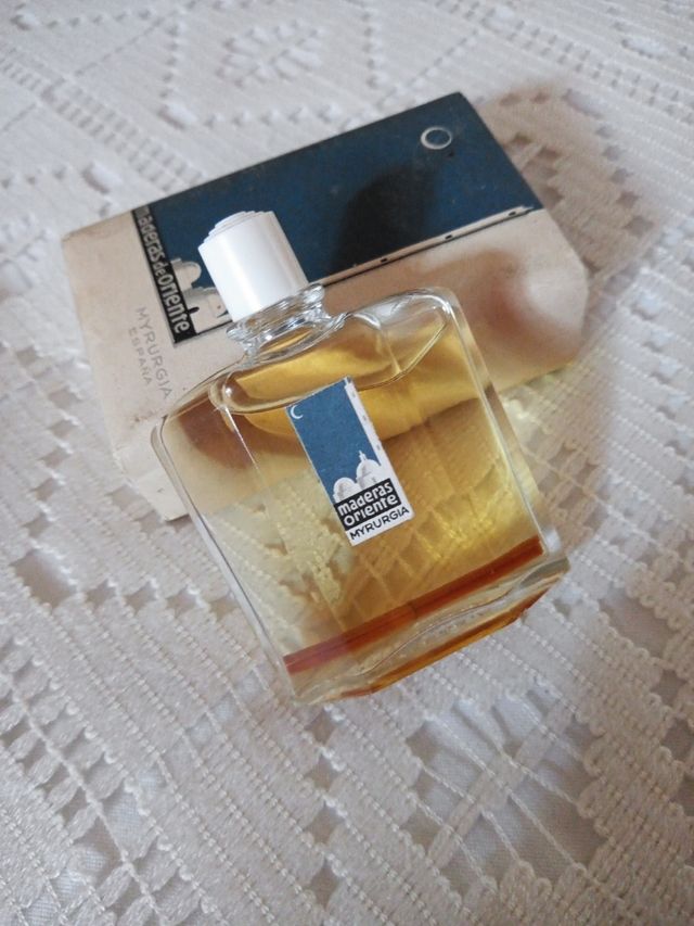 Maderas de Oriente vintage de 30ml.Con su jabón