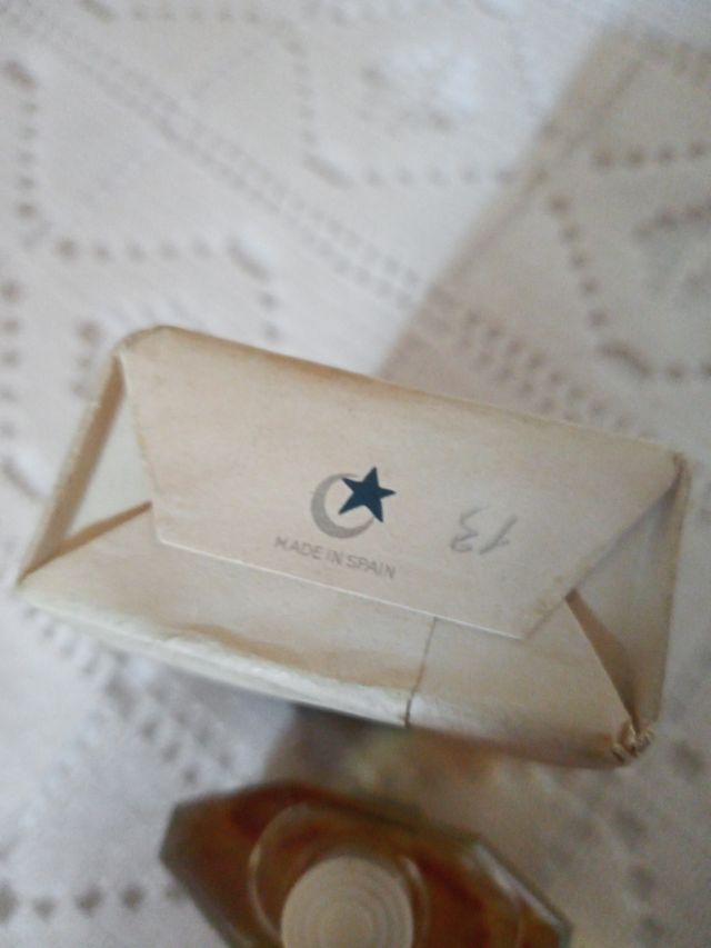 Maderas de Oriente vintage de 30ml.Con su jabón