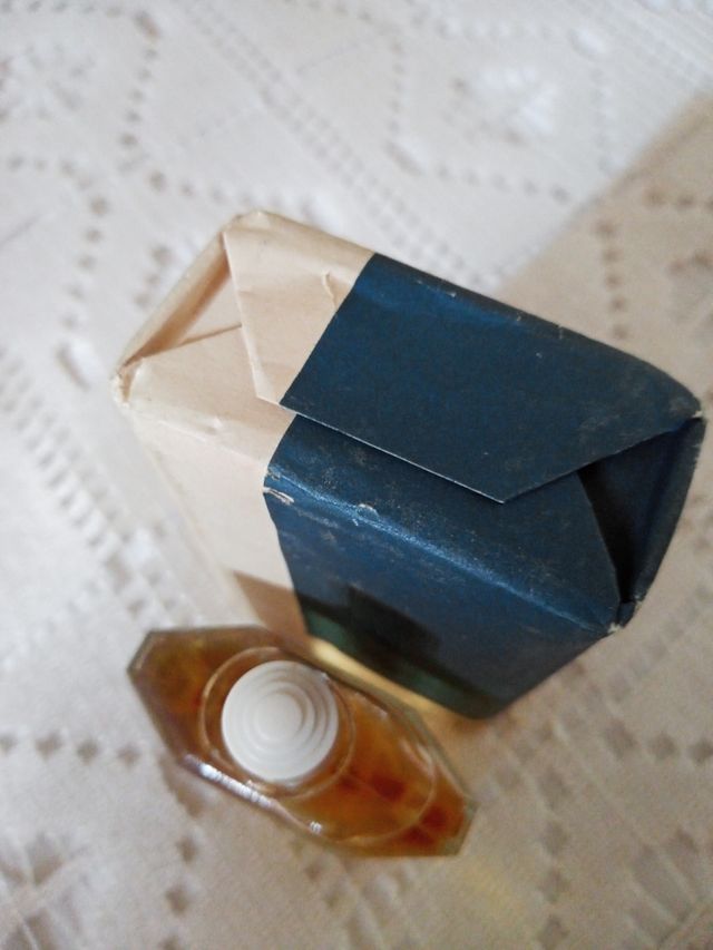 Maderas de Oriente vintage de 30ml.Con su jabón